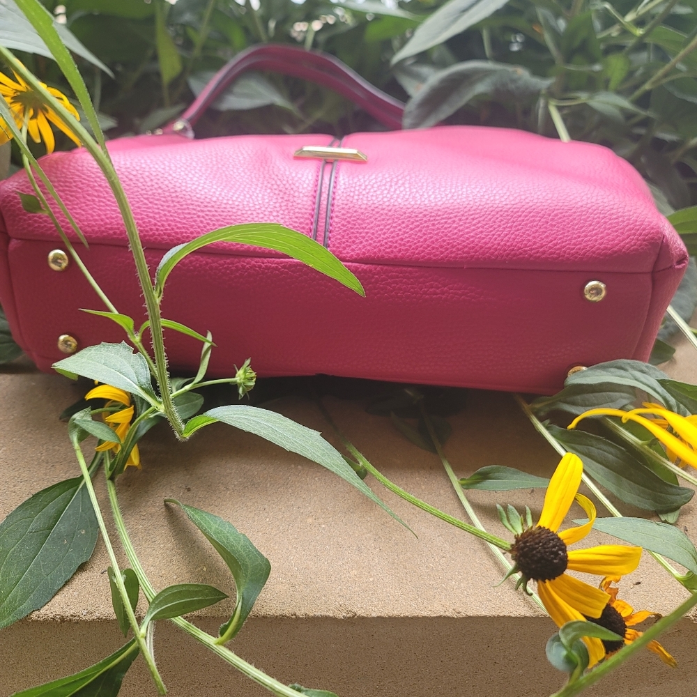 Anne Klein Vintage Hot Pink Pebbled Hand/ Shoulder Hobo Tote 13 1/2" wide - Picture 5 of 11
